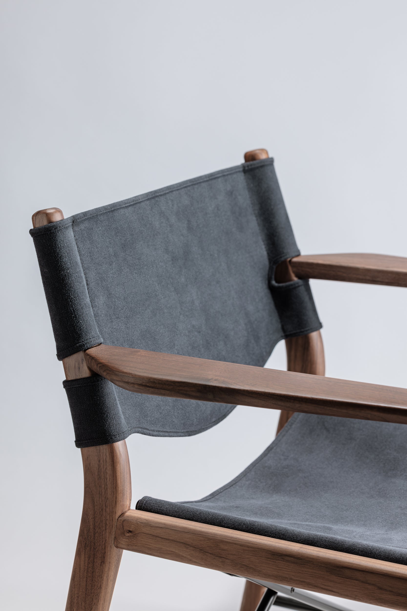 Natural Walnut X Black Fabric (Taiwan Limited Edition) 本色胡桃 x 黑色布料 (台灣限定)